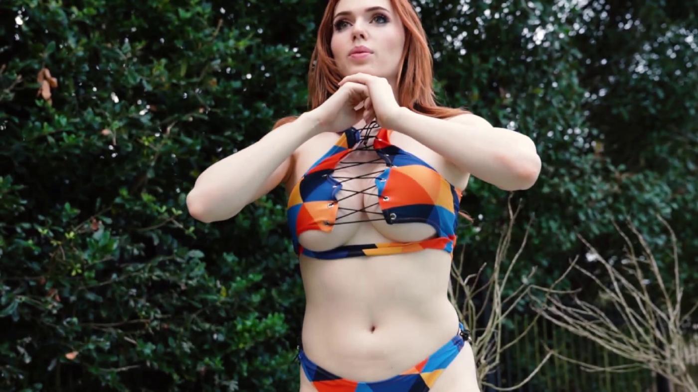 Amouranth NSFW Workout in Public Video Leaked 18